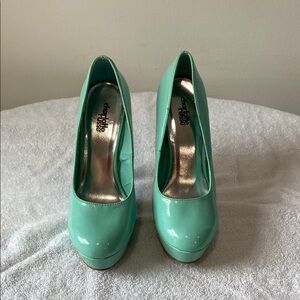 Charlotte Russe Green High Heeled Pumps